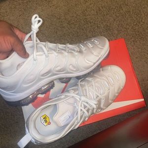 All White Vapor Max